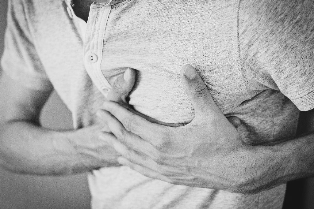 胸痛胸悶可能是心肌梗塞前兆